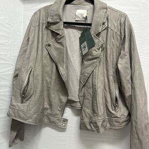 Women’s leather jacket